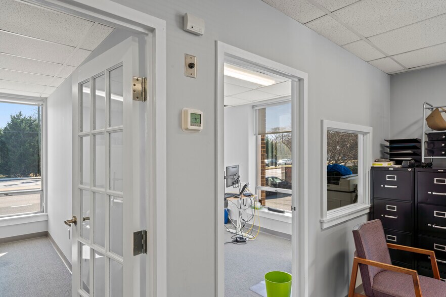 More Photos Of 7210 Old Keene Mill Rd, Springfield Medical For Lease