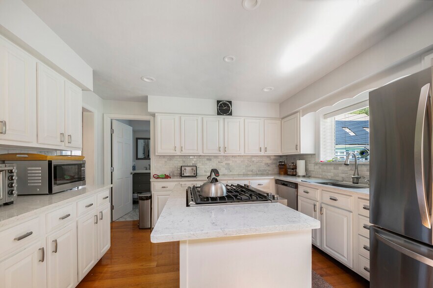 More Photos Of 46 Statue Way, Portsmouth Apartments For Sale