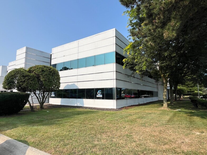 More Photos Of 22800 Hall Rd, Clinton Township Light Manufacturing For Lease