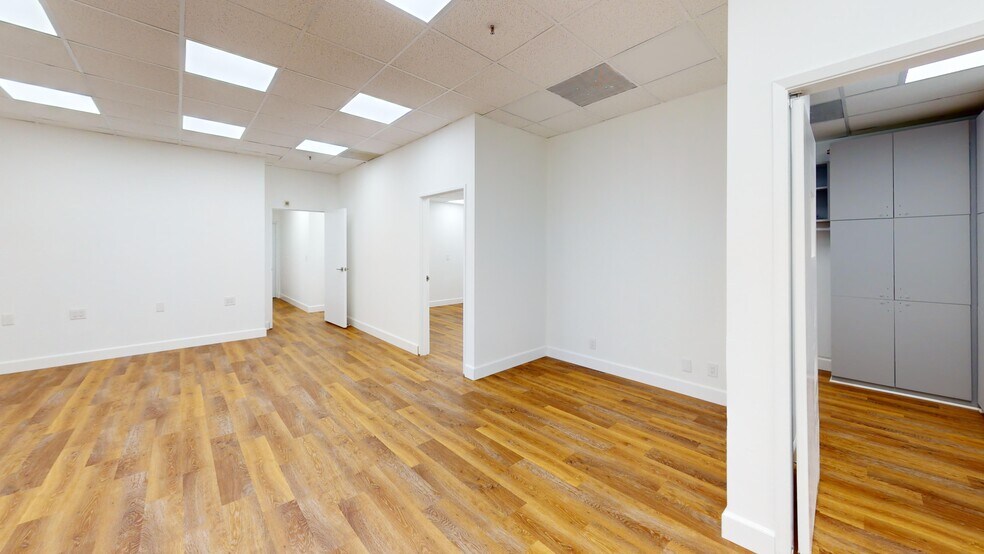 More Photos Of 1415 W Magnolia Blvd, Burbank Office Residential For Sale
