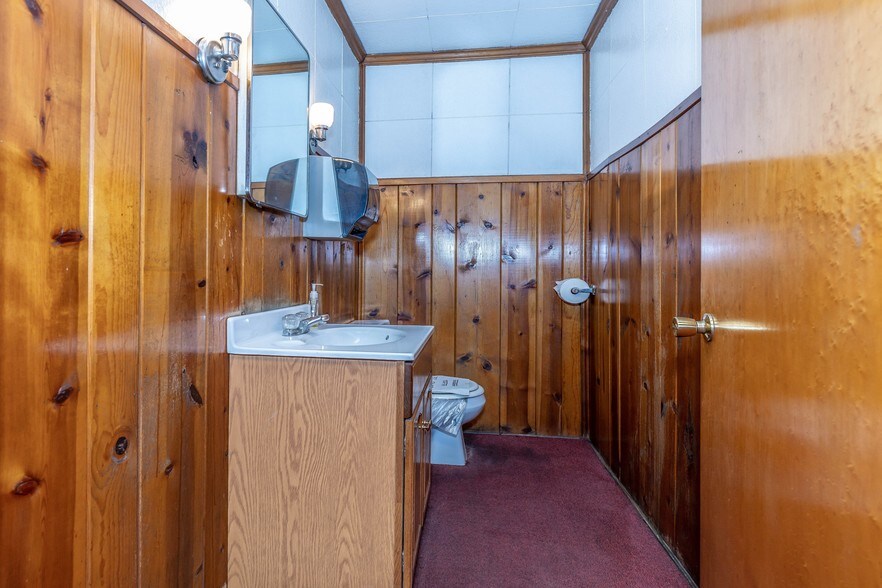 More Photos Of 283 N Main St, Fredericktown Industrial For Sale