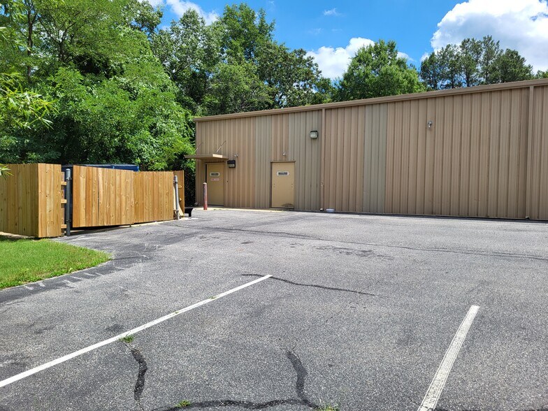 More Photos Of 13184 Greensboro Rd, Greensboro Freestanding For Sale
