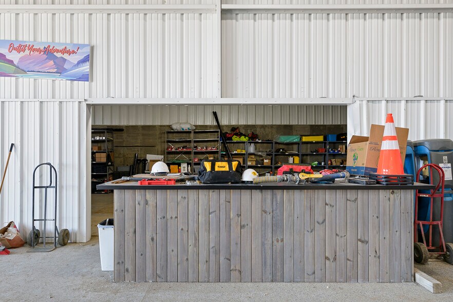 More Photos Of 44-46 Wilkins Peak Dr, Rock Springs Warehouse For Sale