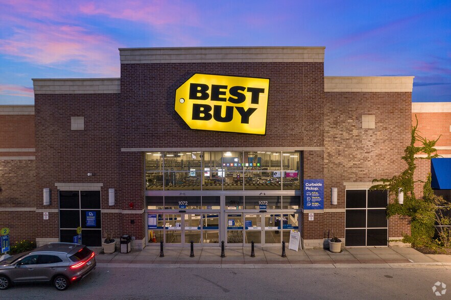More Photos Of 840-1090 Willow Rd, Northbrook Unknown For Lease