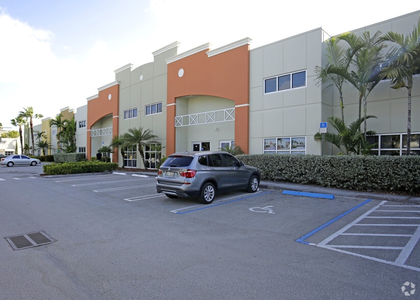 More Photos Of 2051 NW 112th Ave, Doral Showroom For Sale