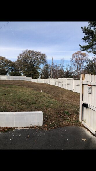 More Photos Of 340 Lockheed Ave SE, Marietta Healthcare For Sale