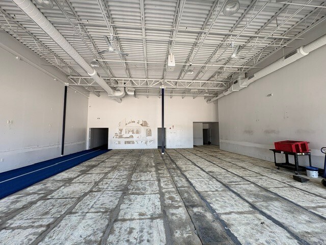 More Photos Of 1458 Riverdale St, West Springfield Unknown For Lease