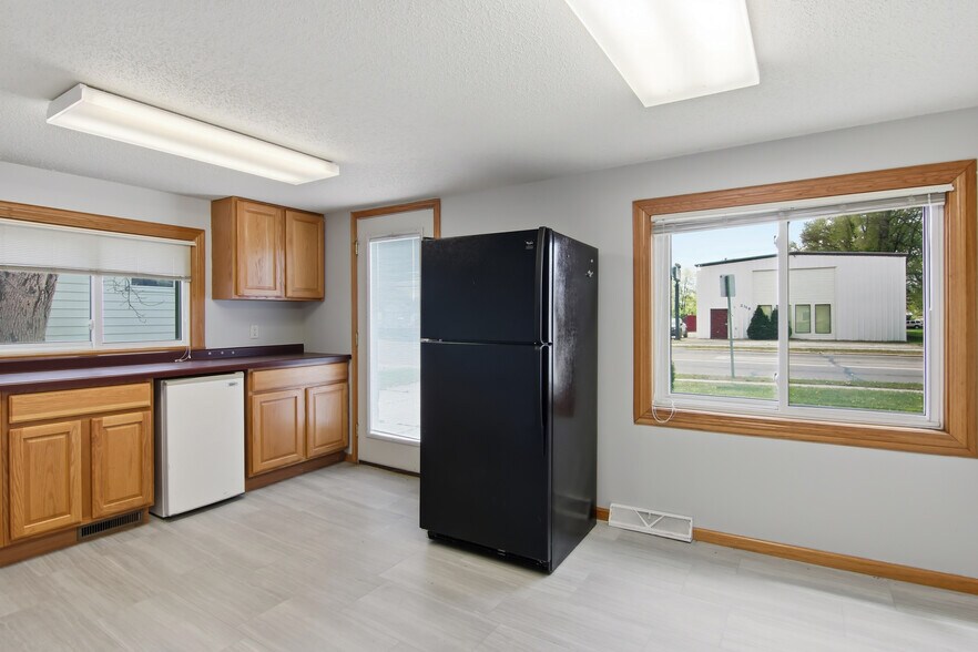 More Photos Of 2108 S Broadway St, Menomonie Office For Sale