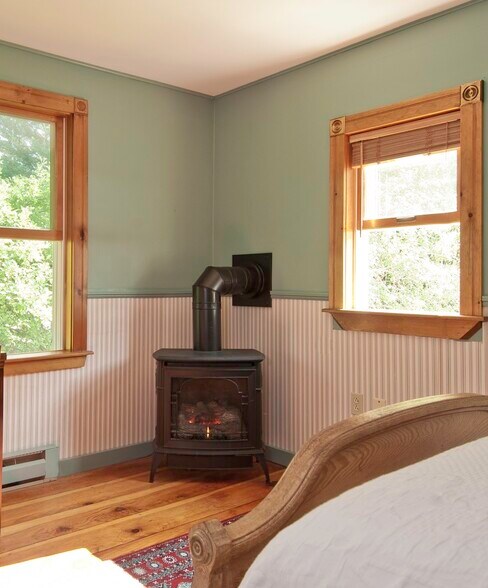 More Photos Of 399 Depot St, Proctorsville Hospitality For Sale