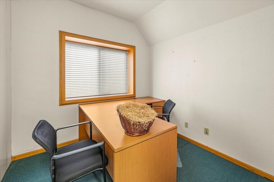 More Photos Of 41609 Big Bear Blvd, Big Bear Lake Office For Sale