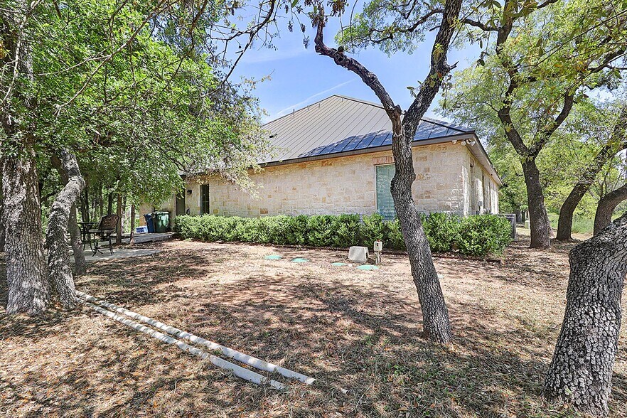 More Photos Of 8122 Whisper Oak, San Antonio Office For Sale