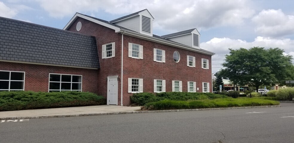 More Photos Of 551 Passaic Ave, West Caldwell Freestanding For Lease