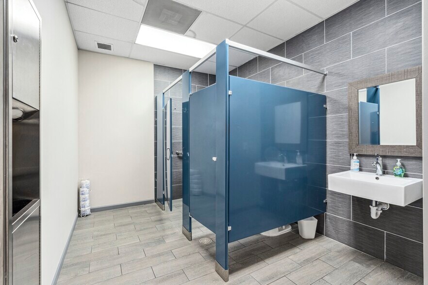 More Photos Of 200 Mineral Springs Rd, Rockaway Medical For Lease