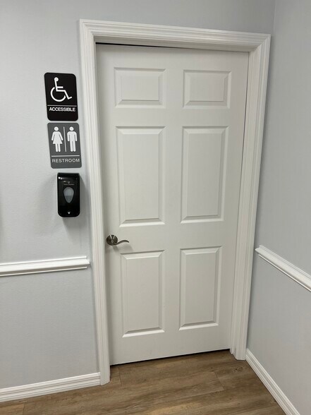More Photos Of 1104 Kyle Wood Ln, Brandon Medical For Sale