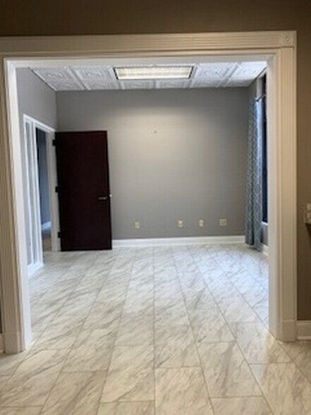 More Photos Of 530 Stephenson Ave, Savannah Office For Lease