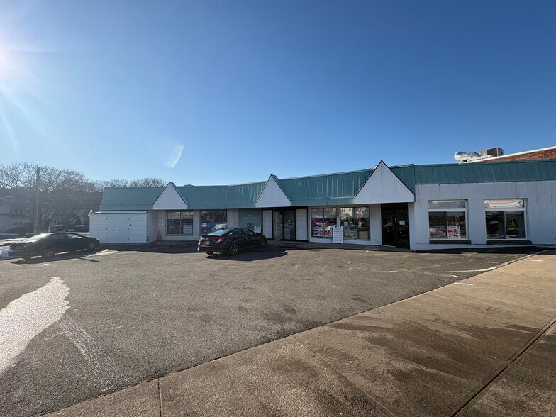 More Photos Of 2228 Summer St, Stamford General Retail For Lease