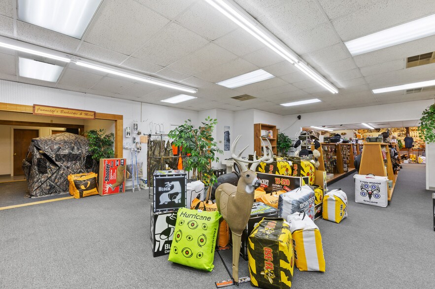 More Photos Of 5500 Franklin Ave, Waco Freestanding For Sale