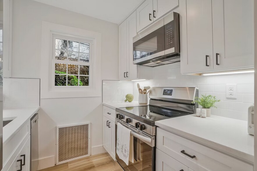 More Photos Of 1217 N Kensington St, Arlington Apartments For Sale