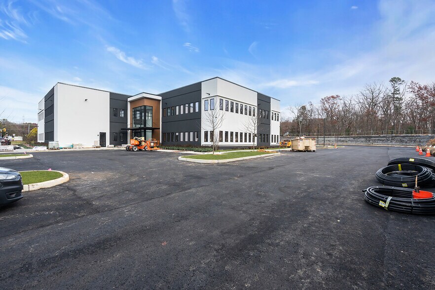 More Photos Of 705 Brewers Bridge Rd, Jackson Office For Lease