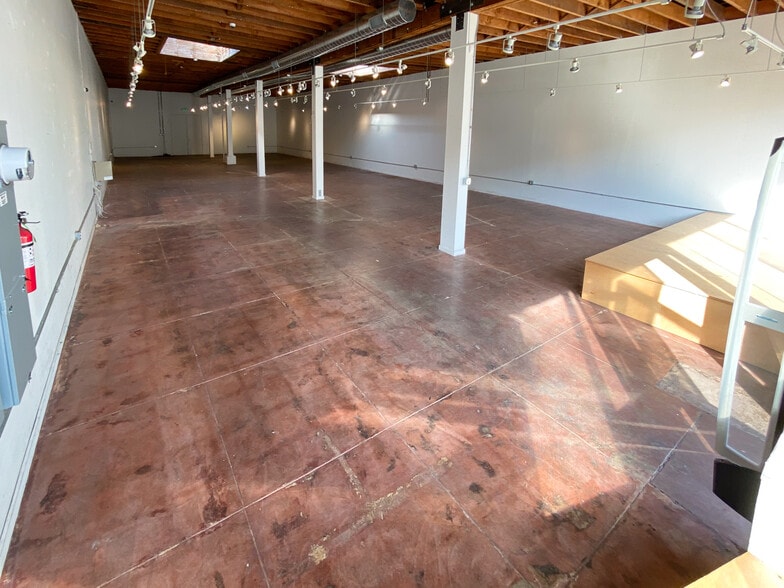 More Photos Of 3731 MacArthur Blvd, Oakland Storefront For Sale