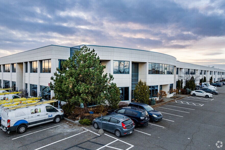 Primary Photo Of 8240 Ch Du Golf, Montréal Flex For Lease