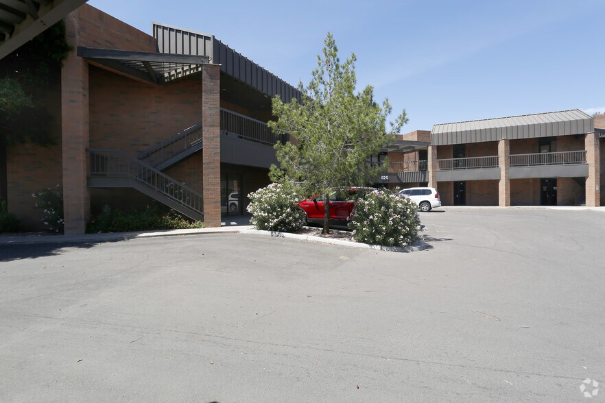 More Photos Of 625 N Gilbert Rd, Gilbert Medical For Lease