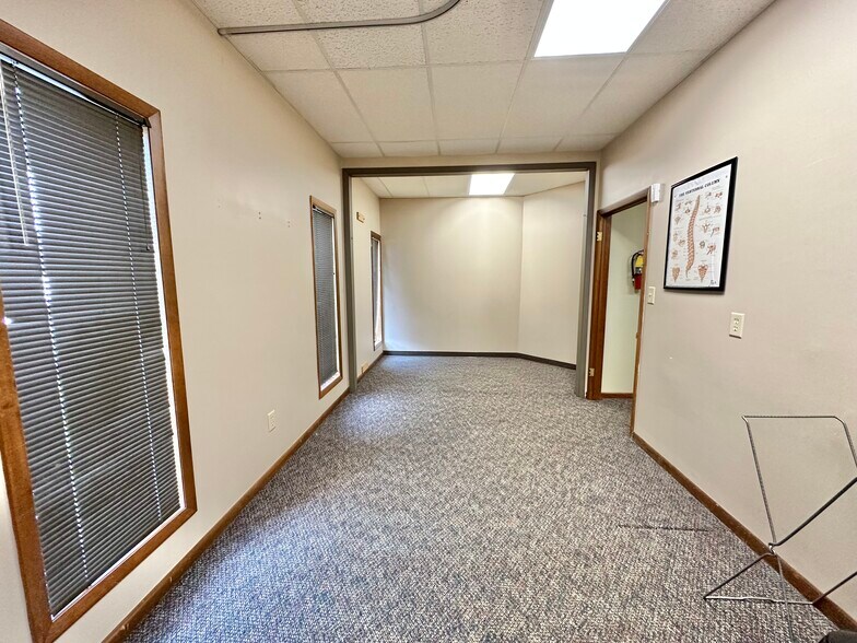 More Photos Of 3445-3449 Ridge Rd, Highland Office For Lease