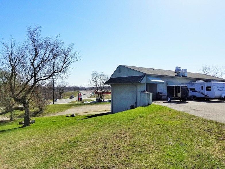 More Photos Of 50 E North Territorial Rd, Whitmore Lake Restaurant For Sale