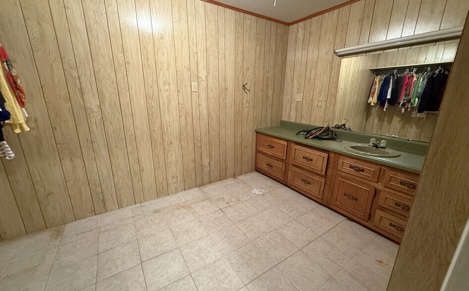 More Photos Of 3401 Arkansas 33, Roe Specialty For Sale
