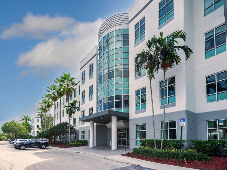 More Photos Of 8200 NW 33rd St, Doral Office For Lease