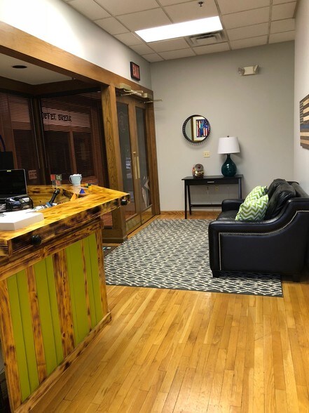 More Photos Of 100 E Park St, Olathe Office For Lease