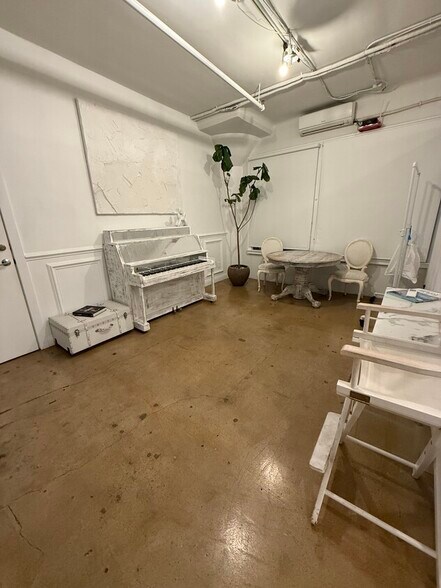 More Photos Of 120 E 8th St, Los Angeles Loft Creative Space For Lease