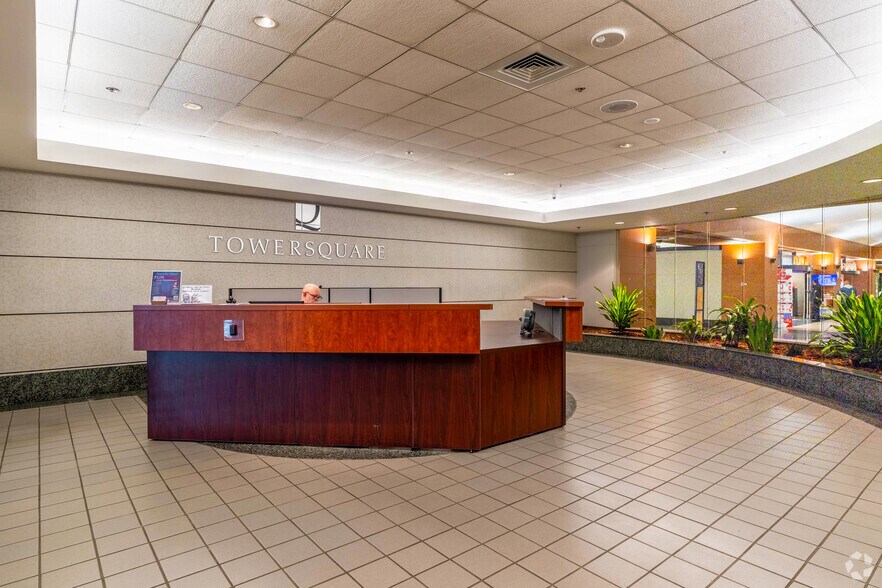 More Photos Of 1500 Main St, Springfield Medical For Lease