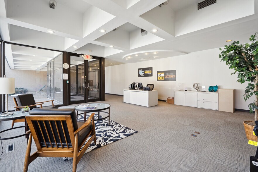 More Photos Of 512 Jefferson Street, Waterloo Office Residential For Sale