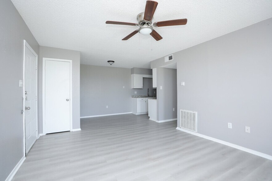 More Photos Of 2910 Old Lane City Rd, Wharton Apartments For Sale