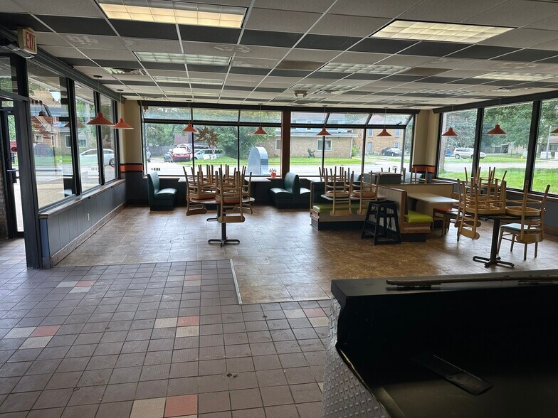 More Photos Of 2814 Portage St, Kalamazoo Fast Food For Lease