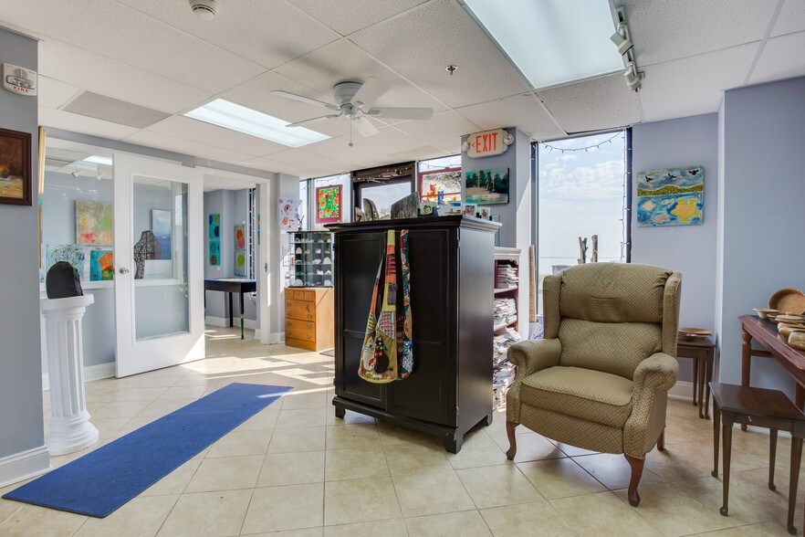 More Photos Of 100 Taylor St, Colonial Beach Storefront Retail Office For Sale