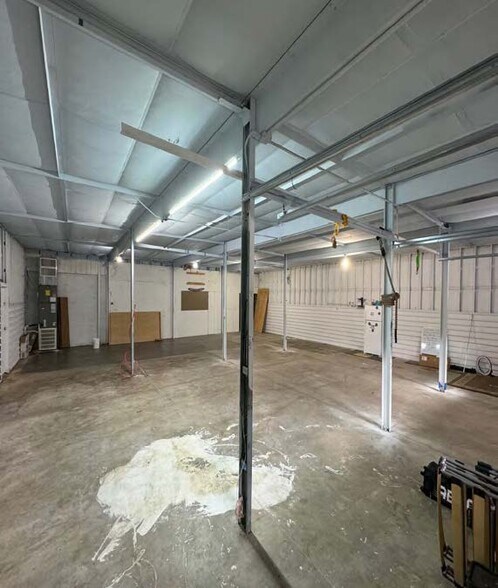 More Photos Of 619 N Church St, Mooresville Industrial For Lease