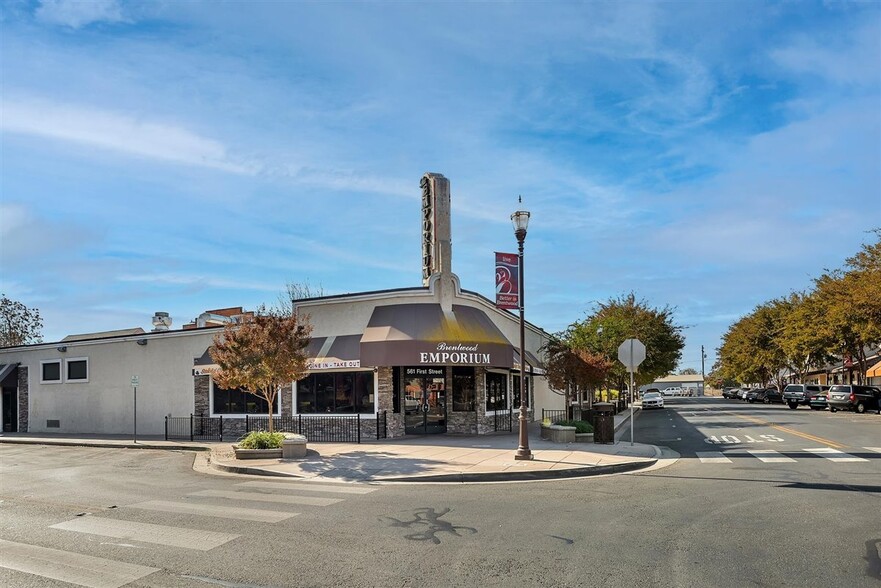 More Photos Of 561 1st St, Brentwood Storefront Retail Office For Sale