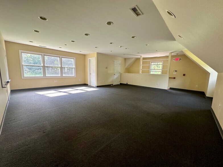 More Photos Of 454 Main St, Durham Freestanding For Sale