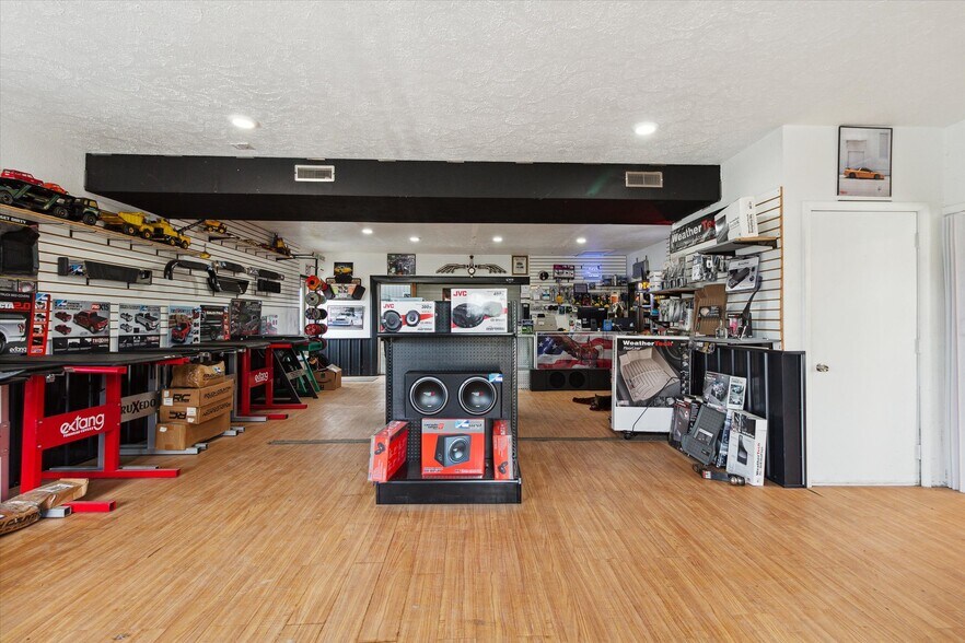 More Photos Of 3159 W Monroe Rd, Alma Freestanding For Sale