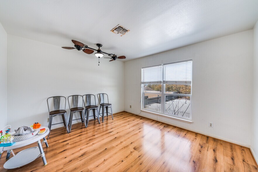 More Photos Of 7870 Broadway, San Antonio Medical For Sale