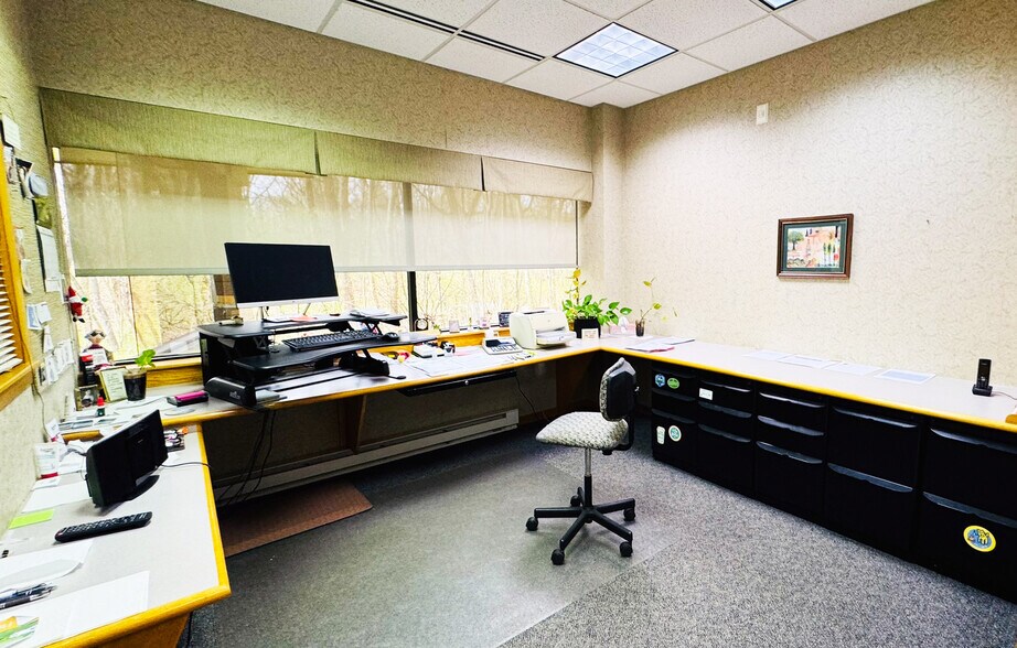 More Photos Of 8240 Stadium Dr, Kalamazoo Light Distribution For Sale