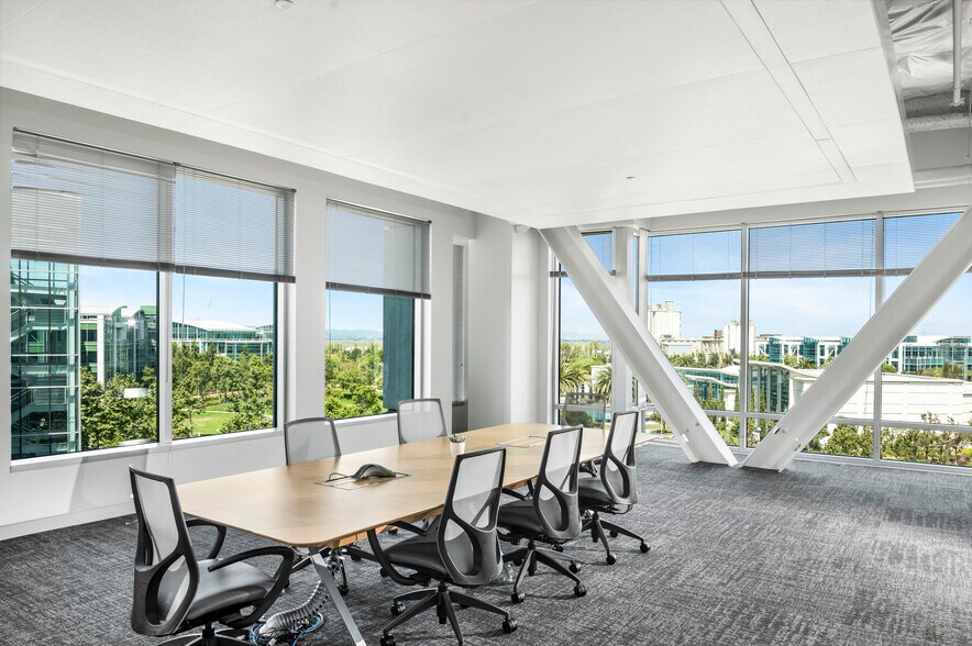 More Photos Of 2000 Seaport Blvd, Redwood City Unknown For Lease