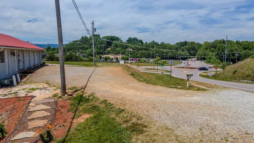 More Photos Of 503 Dowdle Mountain Rd, Franklin Land For Sale