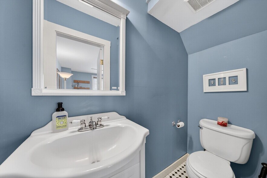 More Photos Of 446 County St, New Bedford Office For Sale