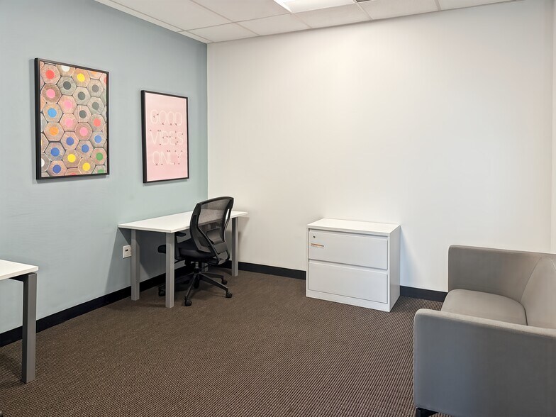 More Photos Of 4402 Skyline Dr, Burnaby Coworking Space