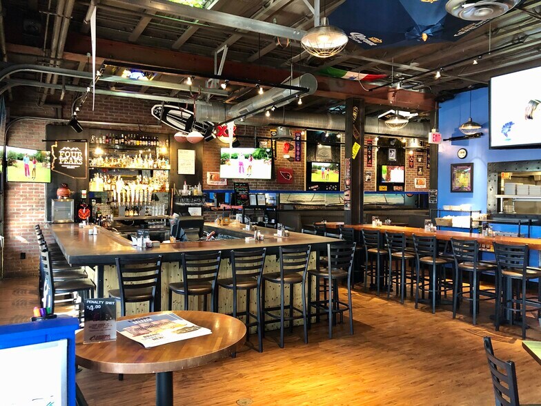 More Photos Of 6000-6022 N 16th St, Phoenix Unknown For Lease