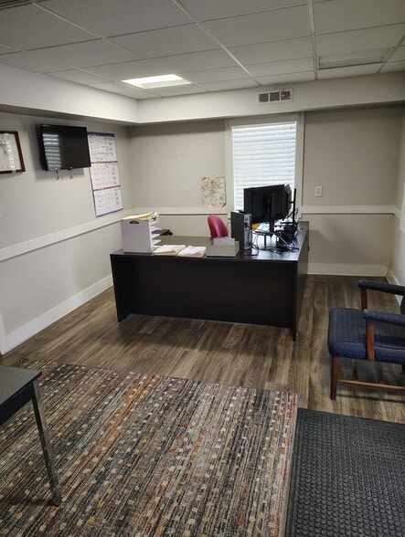 More Photos Of 1298 Central Ave, Atlanta Warehouse For Sale