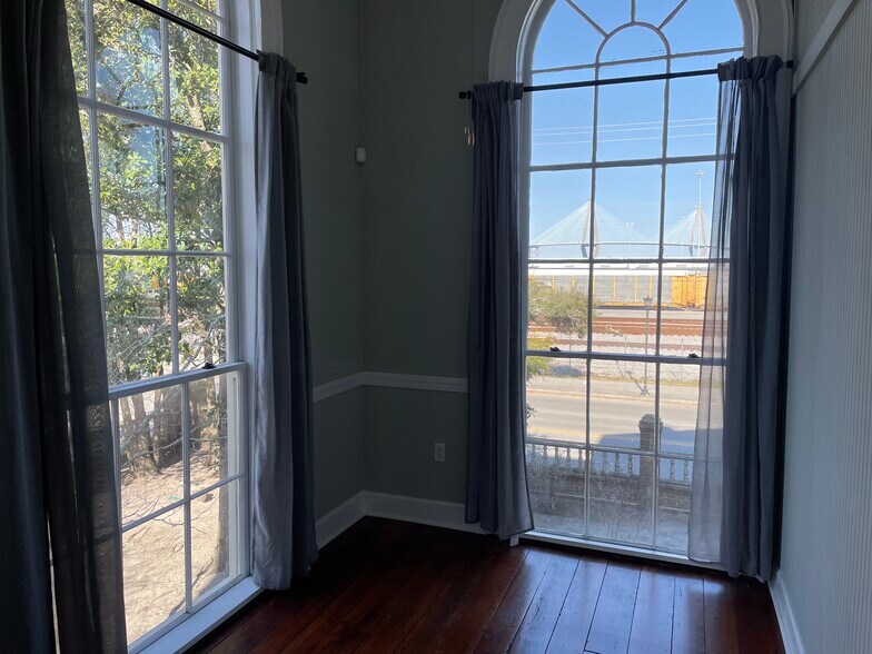 More Photos Of 635 E Bay St, Charleston Office Residential For Lease